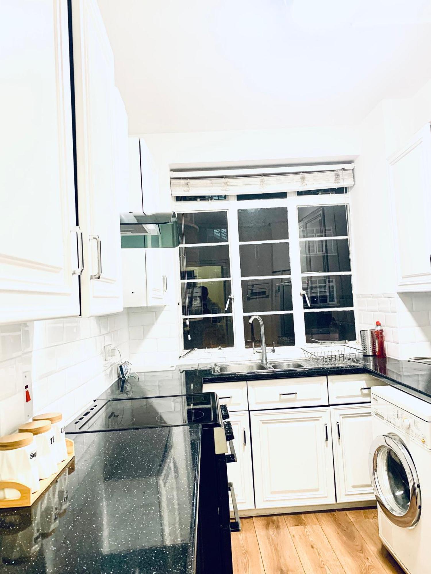 Cosy 2 Bedroom Apartment In Swiss Cottage. Londres Exterior foto